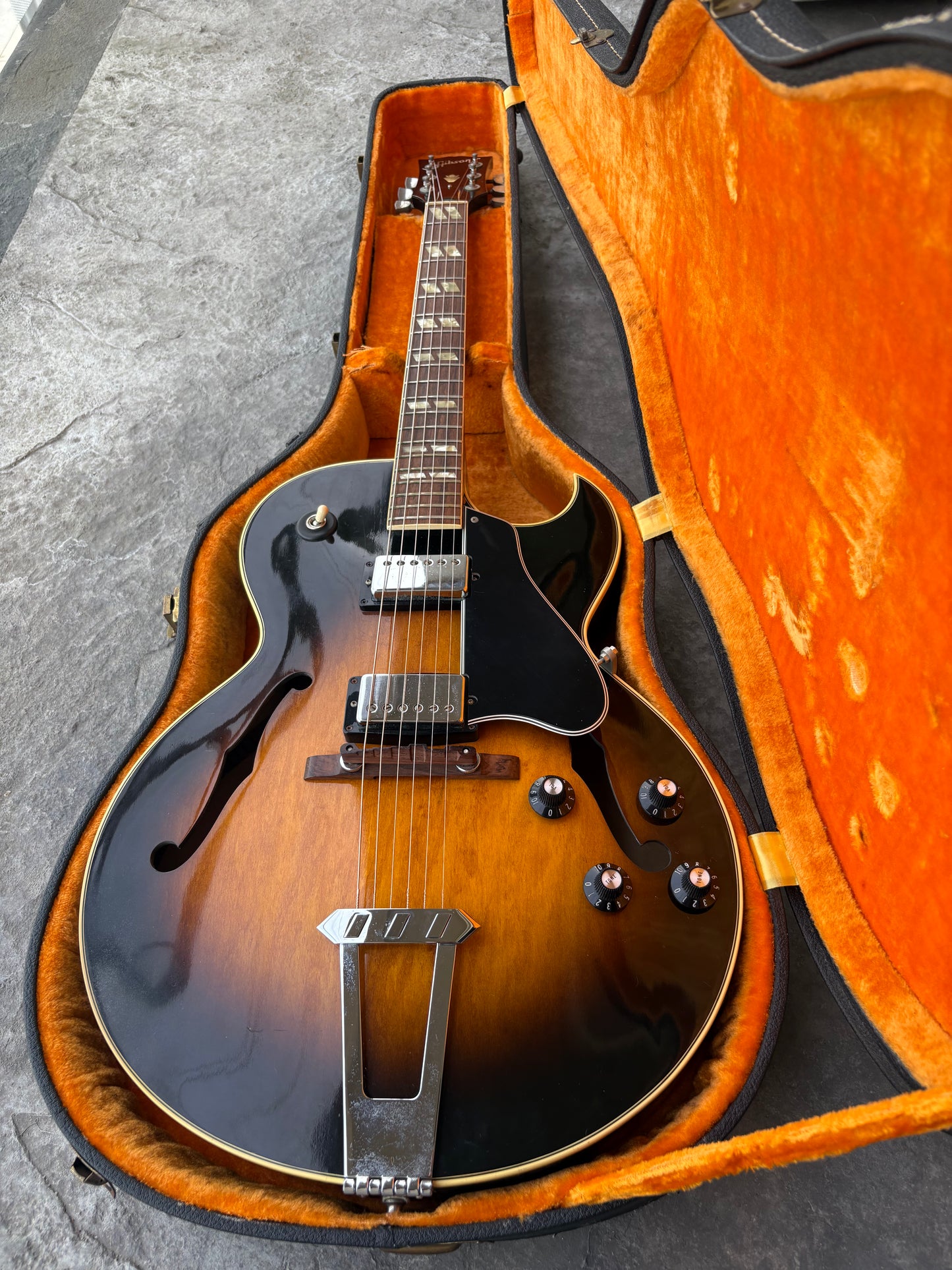 Gibson ES-175D 1980 Sunburst (All original w/OHSC)