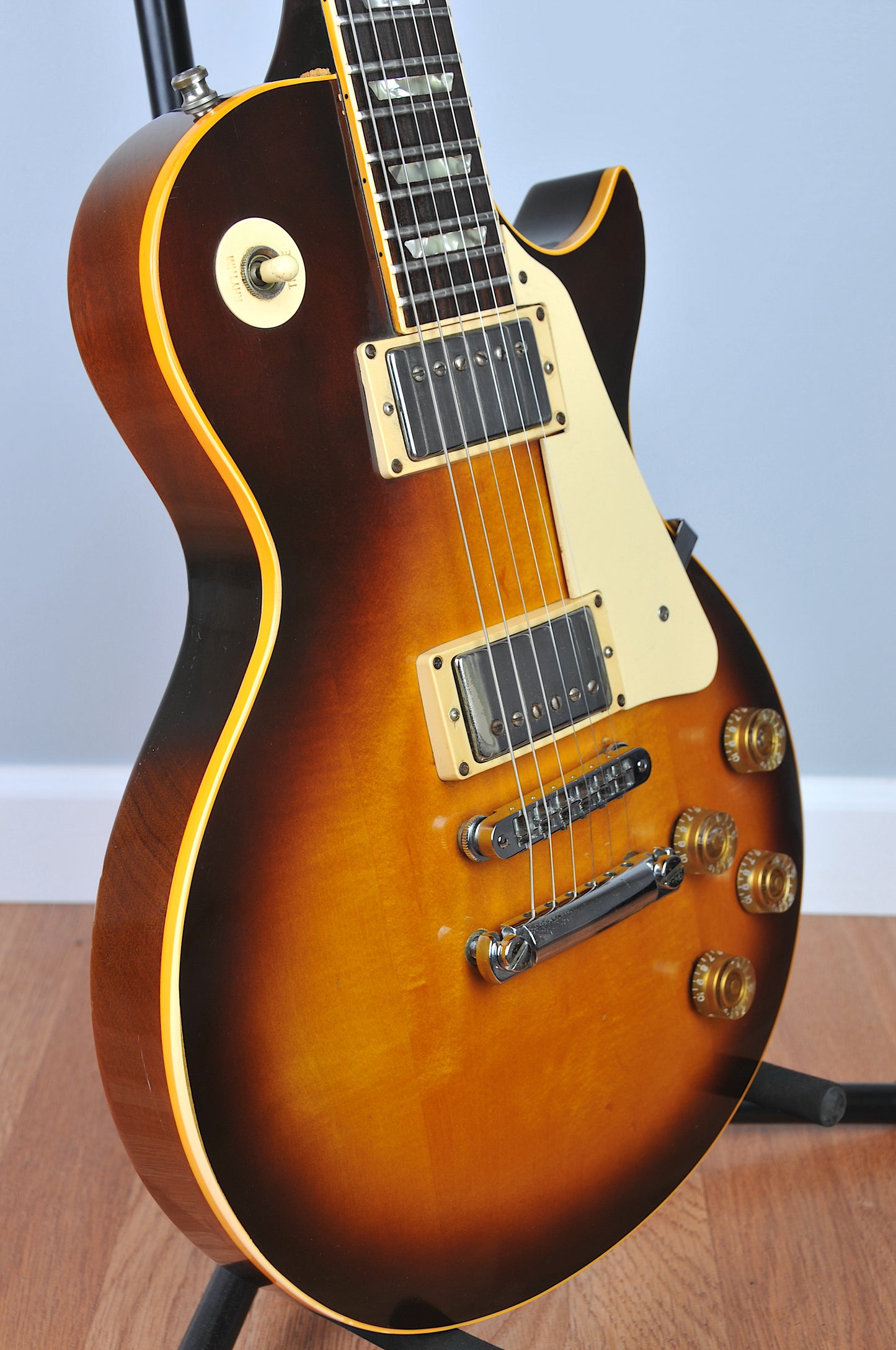 Gibson Les Paul Standard Tobacco Sunburst 1979 (replaced tuners)