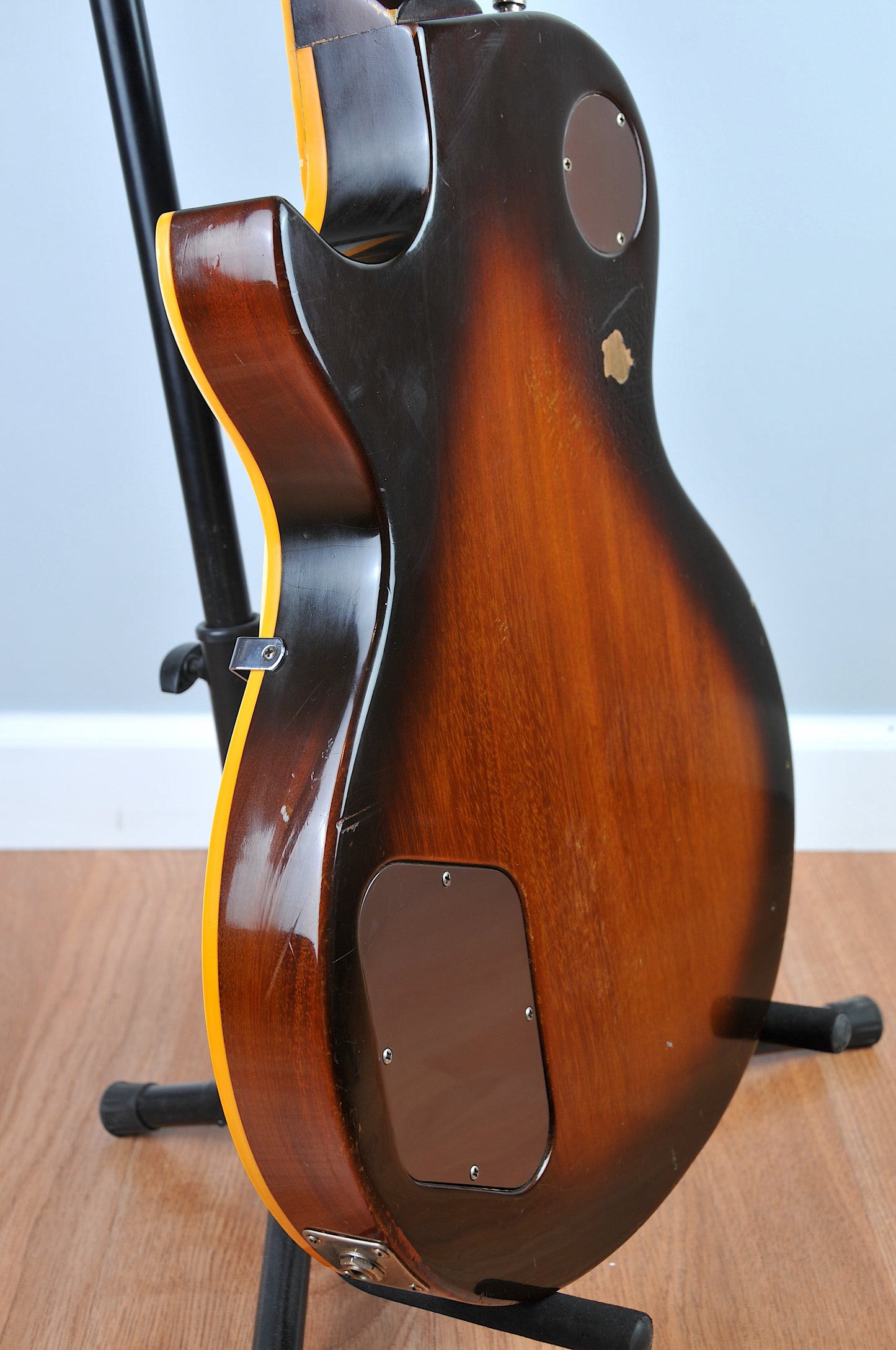 Gibson Les Paul Standard Tobacco Sunburst 1979 (replaced tuners)