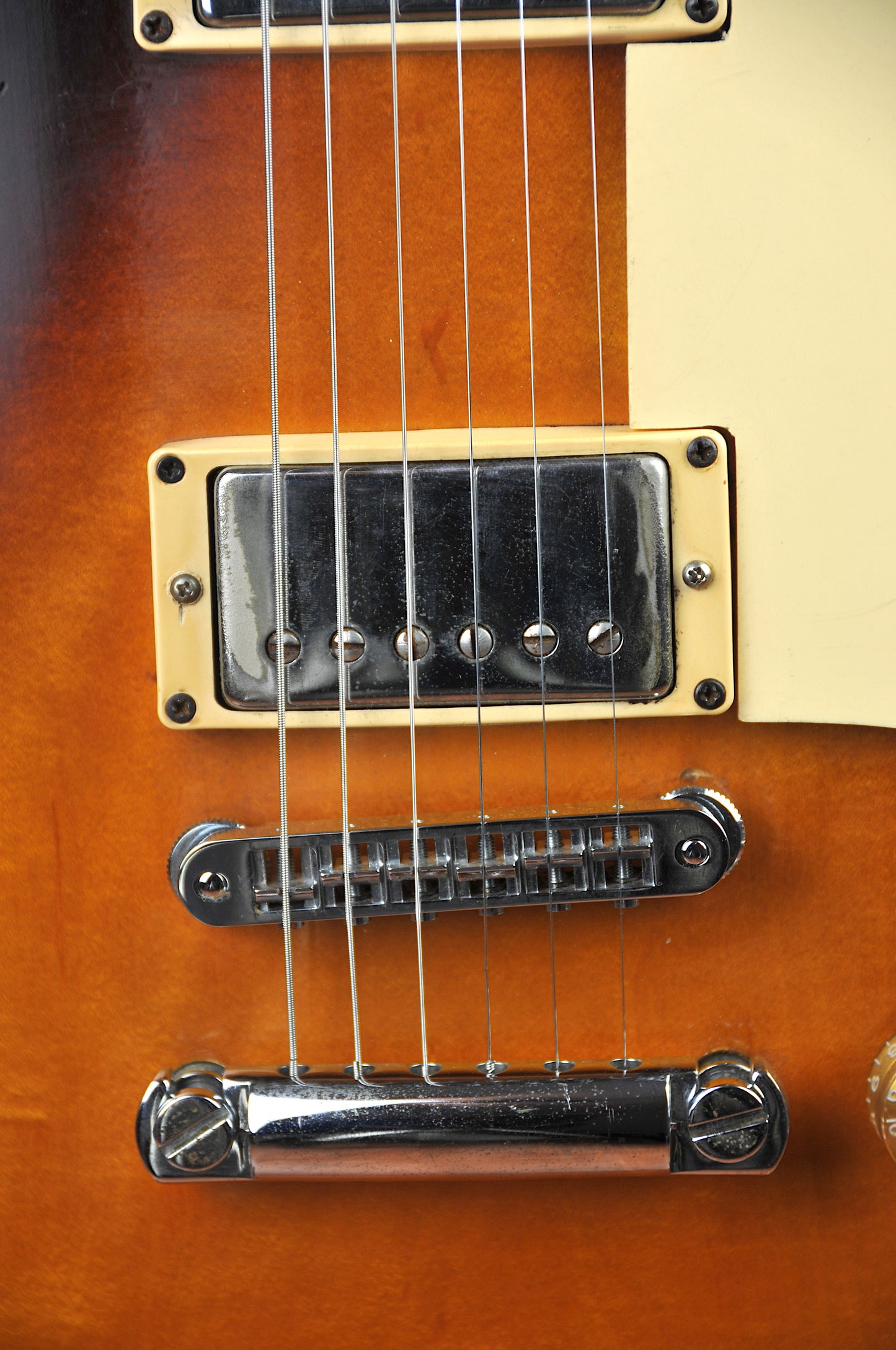 Gibson Les Paul Standard Tobacco Sunburst 1979 (replaced tuners)