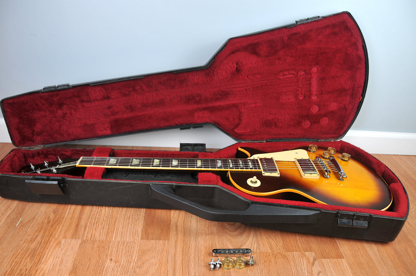 Gibson Les Paul Standard Tobacco Sunburst 1979 (replaced tuners)