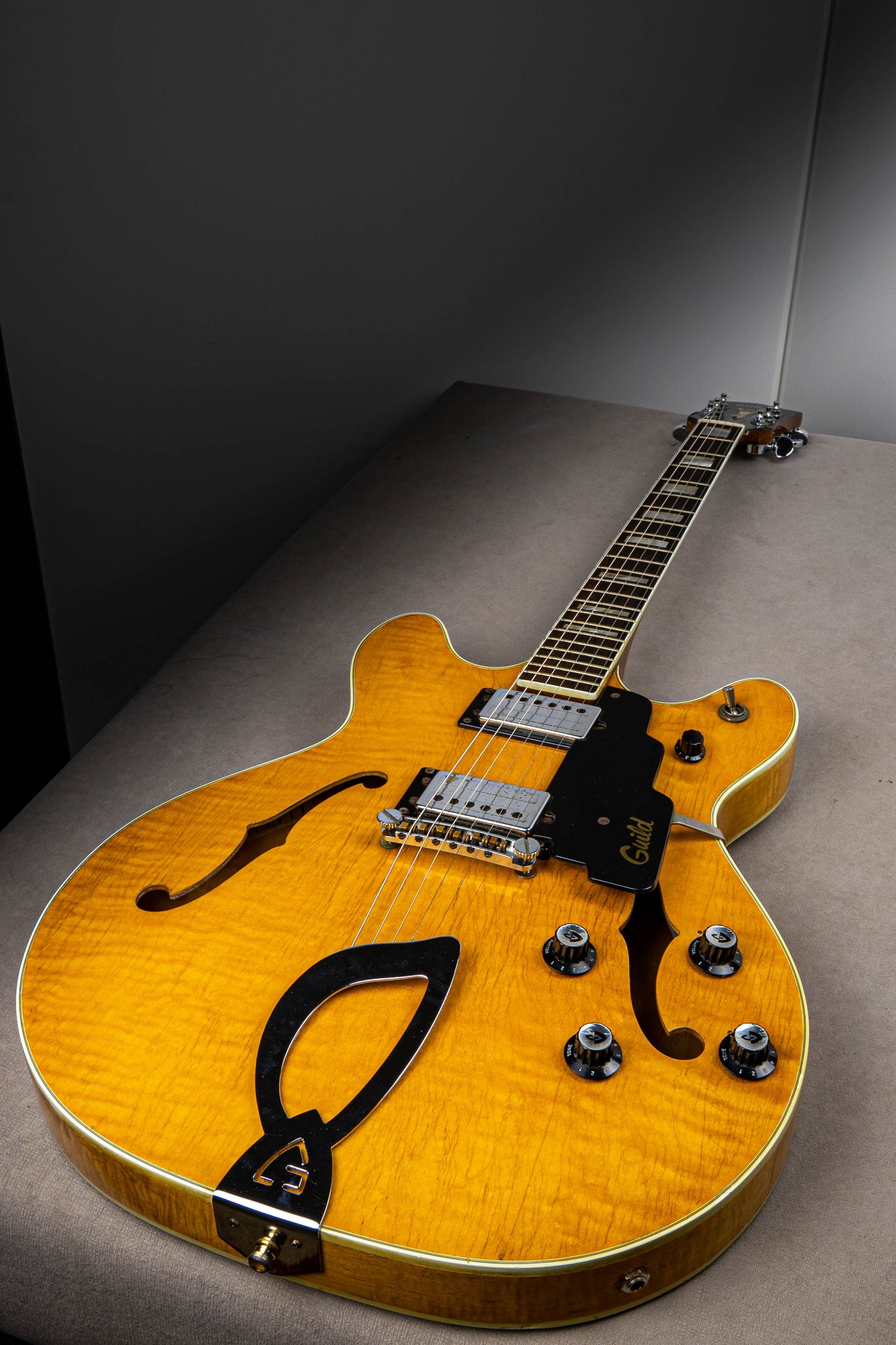 Guild Starfire IV 1973 Blonde