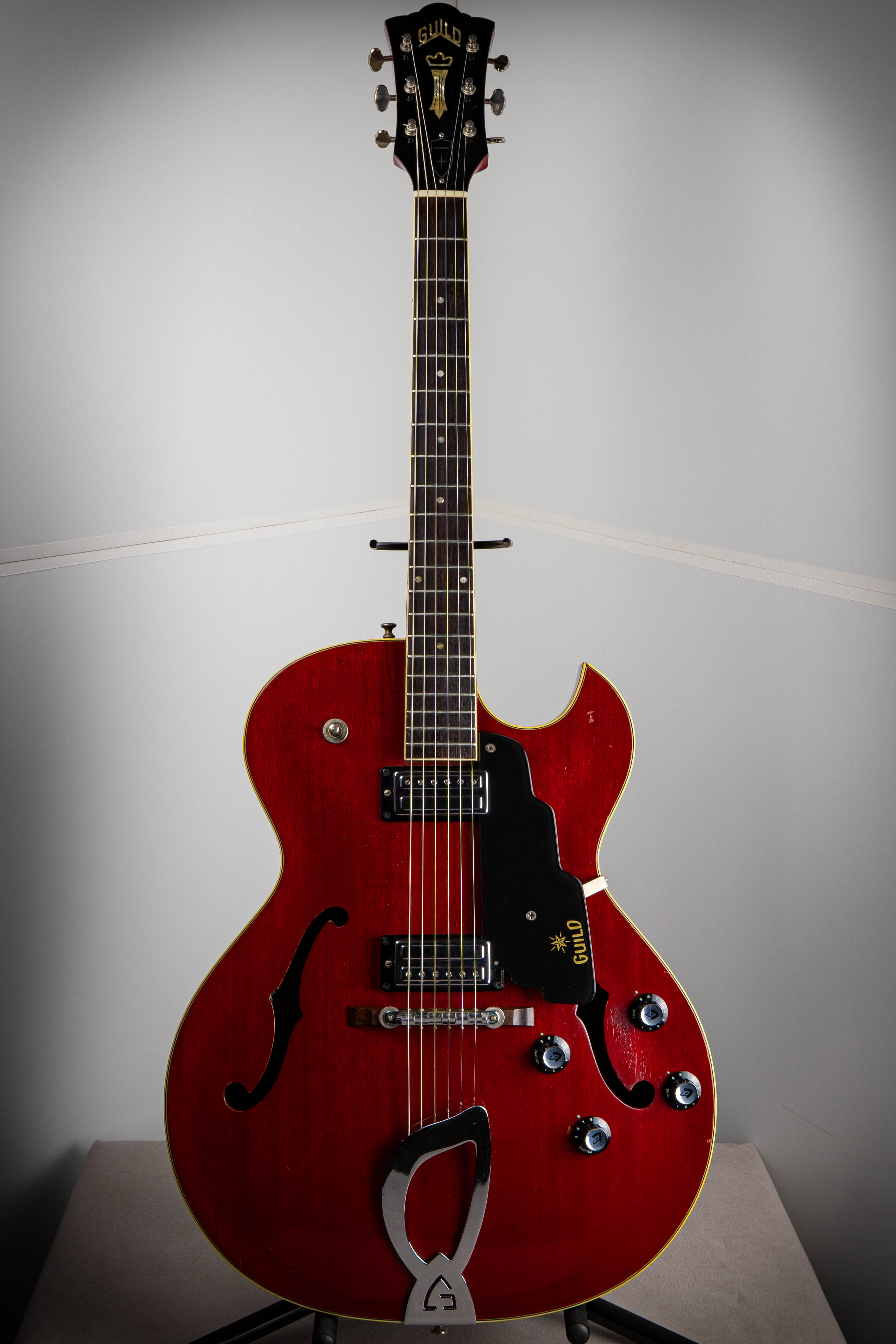 Guild Starfire ii 1965 Cherry – Gilded Guitars