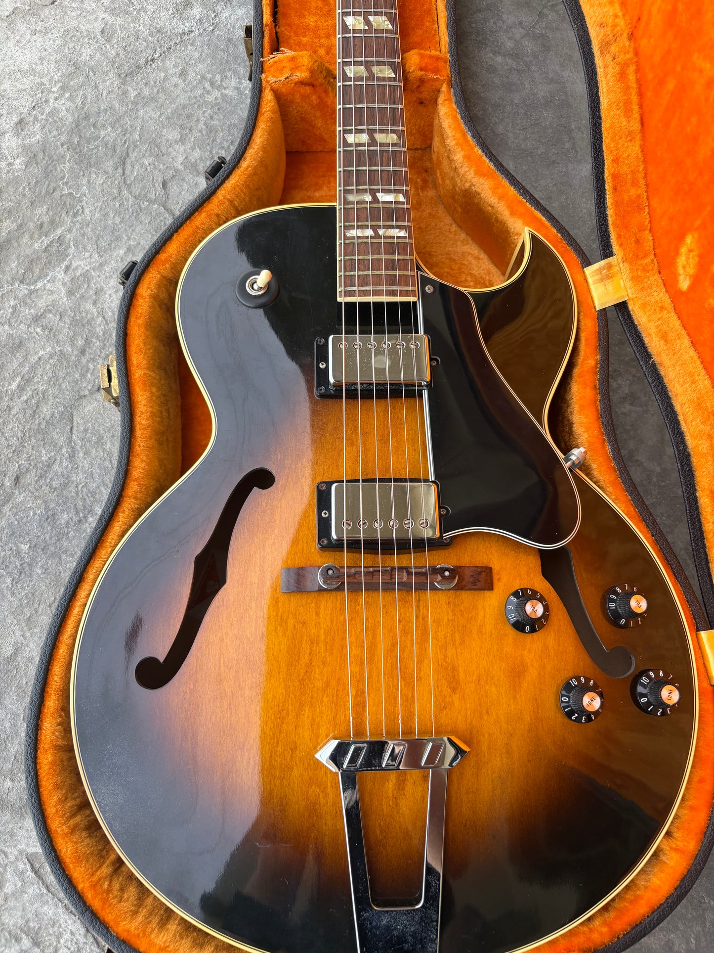 Gibson ES-175D 1980 Sunburst (All original w/OHSC)