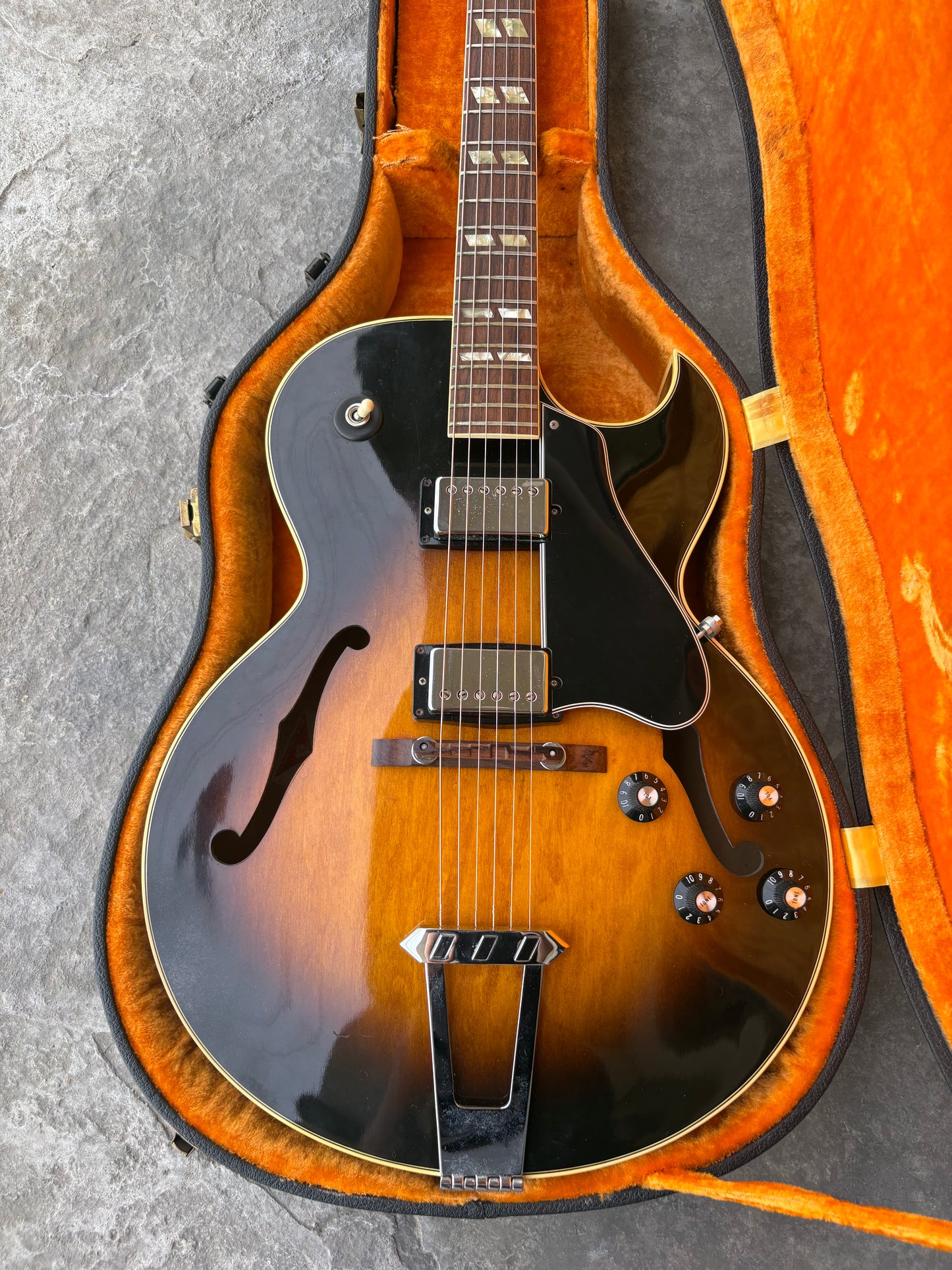 Gibson ES-175D 1980 Sunburst (All original w/OHSC)