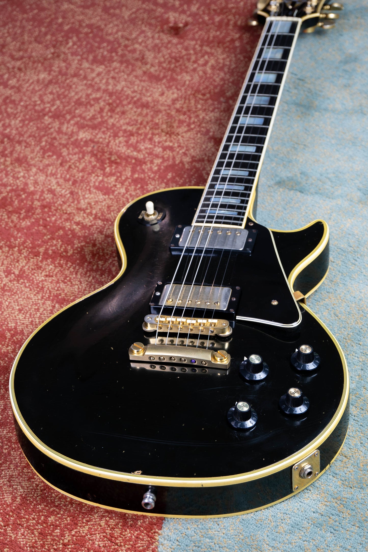 Gibson Les Paul Custom 1971 black beauty. (Original T tops and finish!!~W/OHSC) side of neck repair