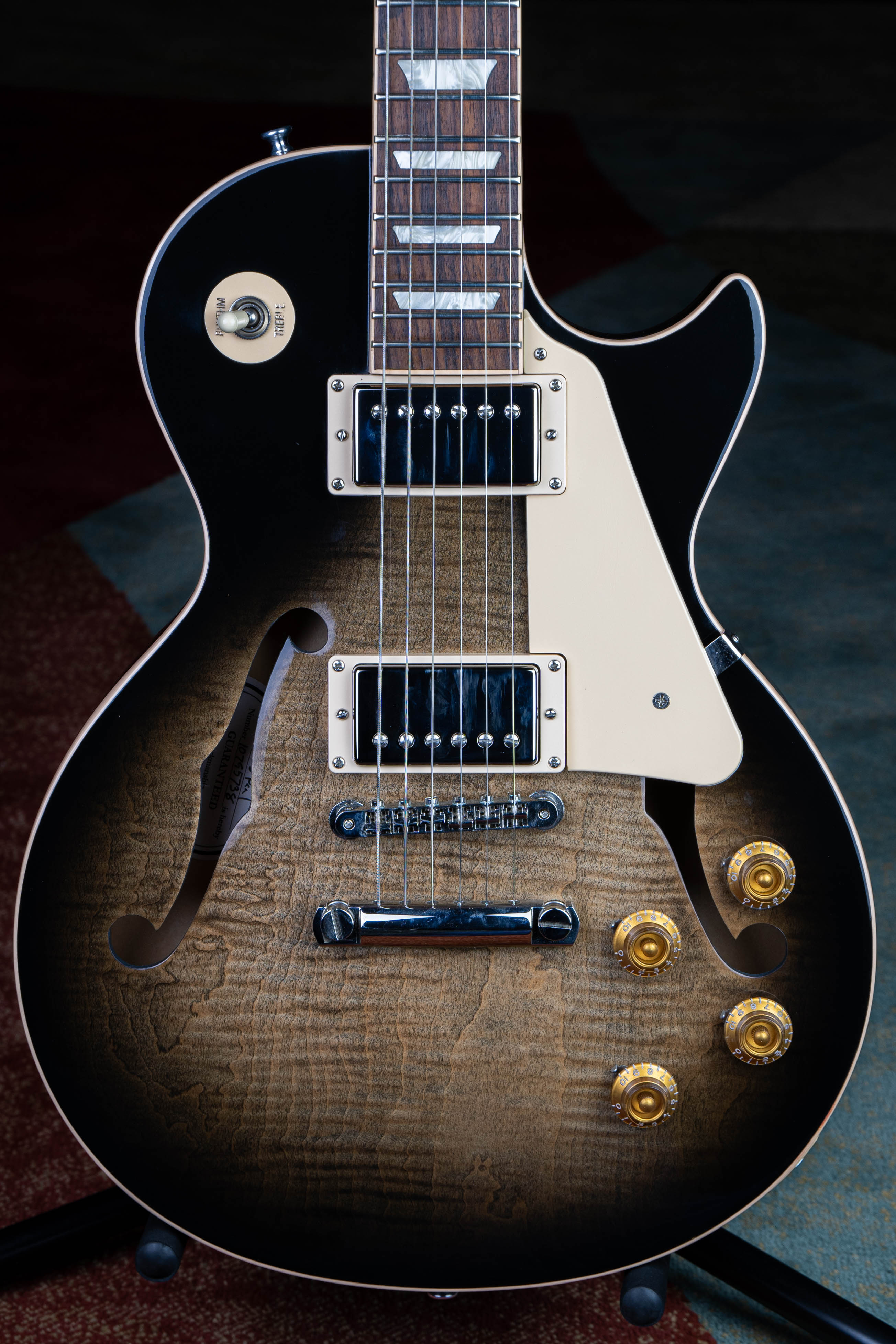 Gibson – Gilded Guitars