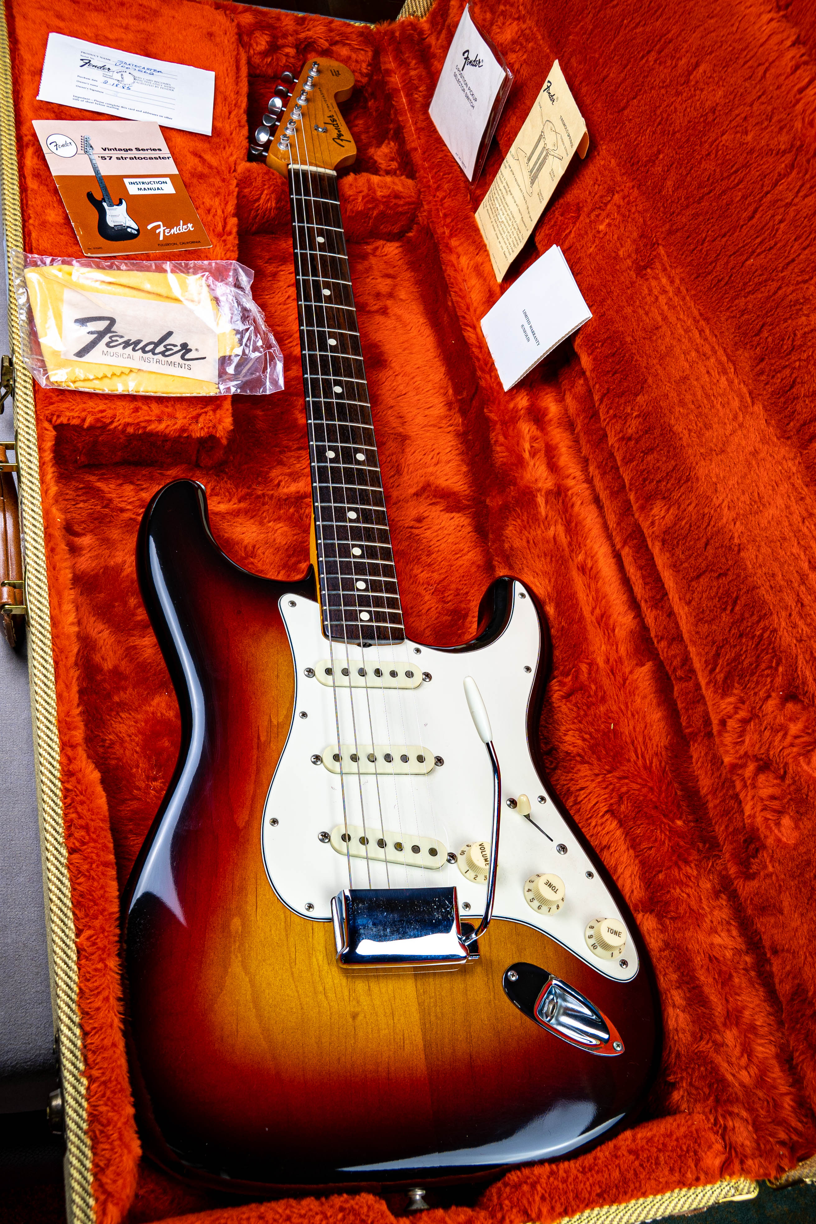 Fender American Vintage '62 Stratocaster 1984 Sunburst – Gilded 