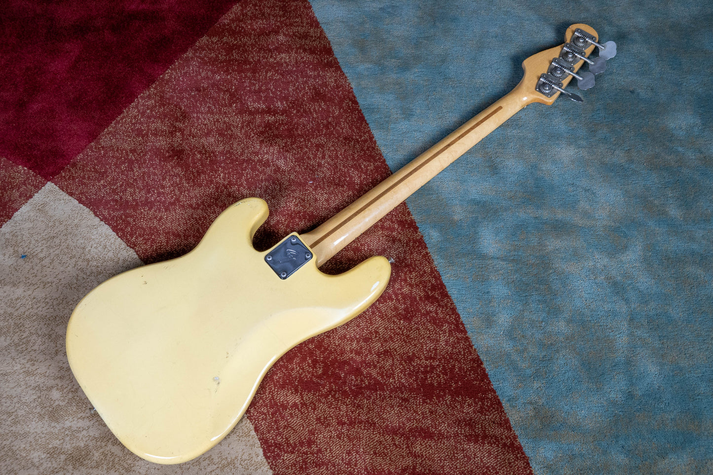 Fender Precision Bass 1977 Olympic White